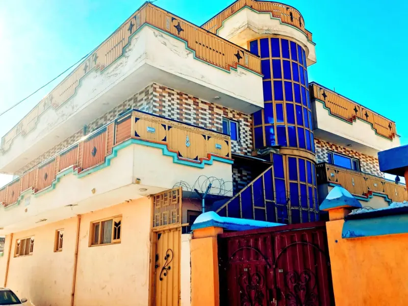 2-storey house for sale, 400 m²