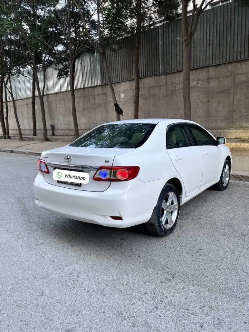 Toyota Corolla LE 2012