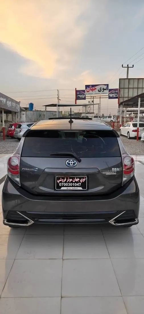 Toyota Aqua Hybrid 2015