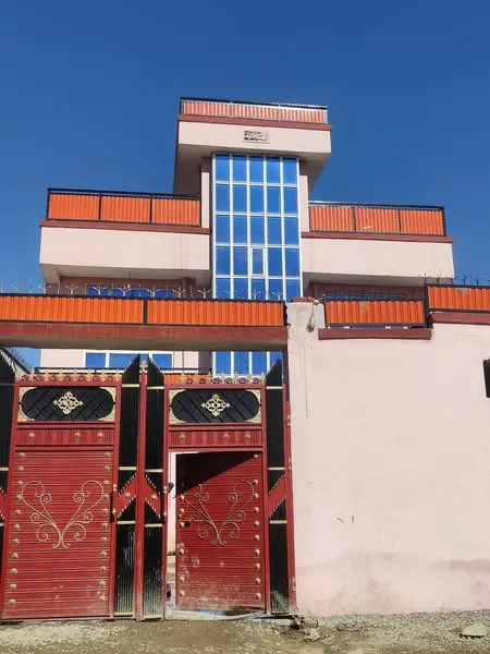 3-storey house for sale, 8 rooms, 200 m²