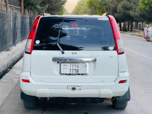 Nissan 2002